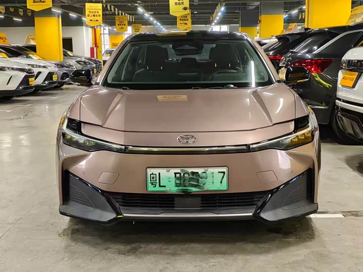 Photo 2 - Toyota bZ3