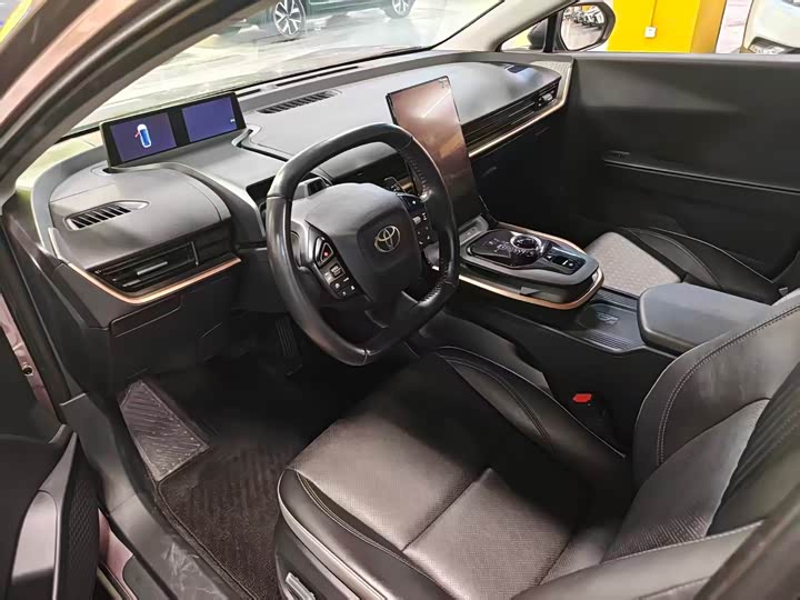 Photo 4 - Toyota bZ3