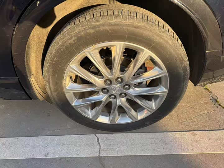 Фото 4 - Buick Enclave