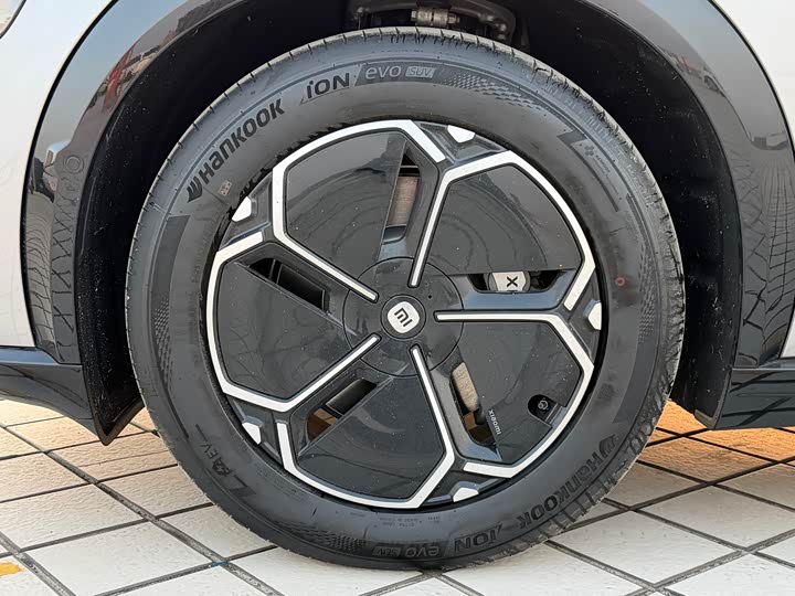 Фото 9 - Xiaomi YU7