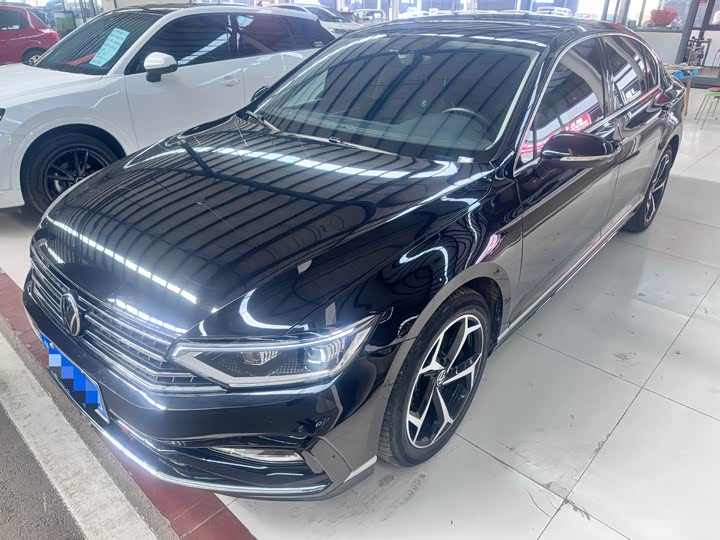 Фото 1 - Volkswagen Magotan