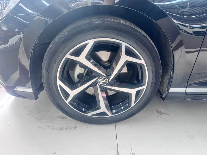 Фото 4 - Volkswagen Magotan