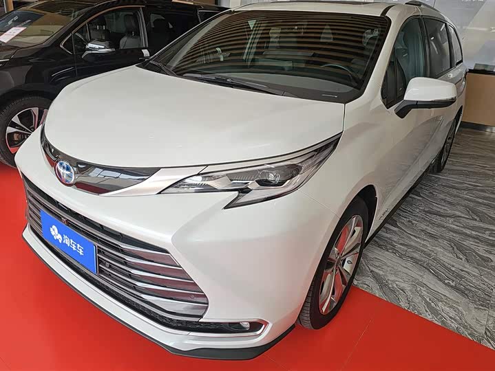 Фото 1 - Toyota Sienna