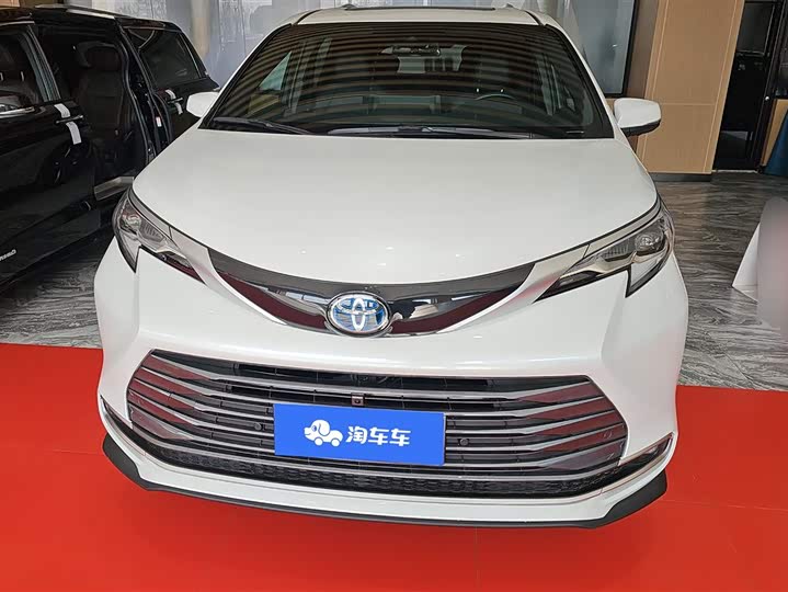 Фото 2 - Toyota Sienna