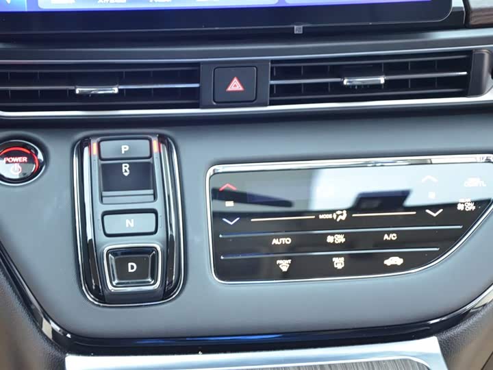 Фото 8 - Honda Odyssey