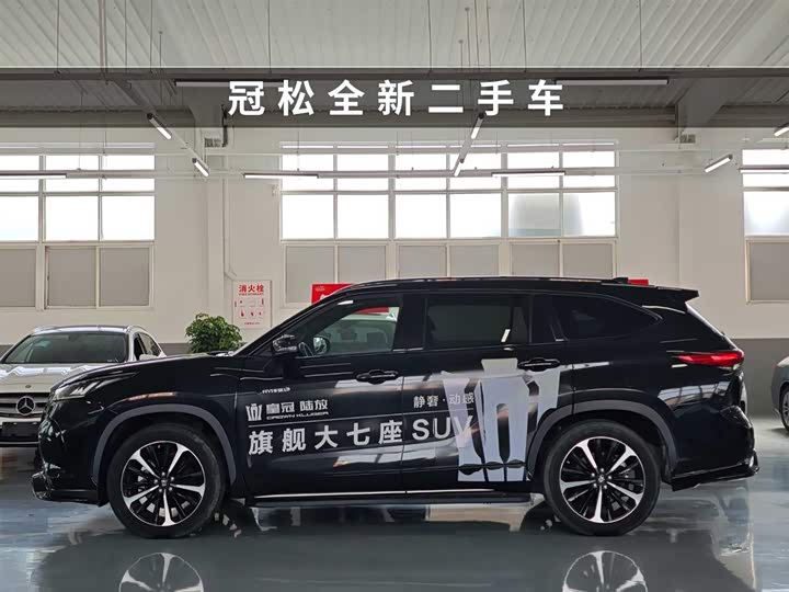 Фото 3 - Toyota Crown Kluger