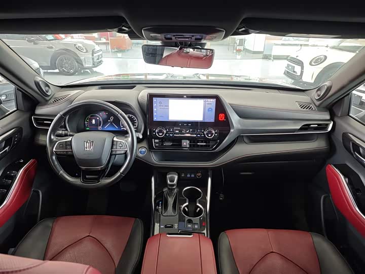 Фото 9 - Toyota Crown Kluger