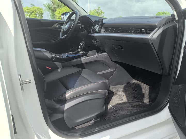 Фото 3 - MG Motor 5