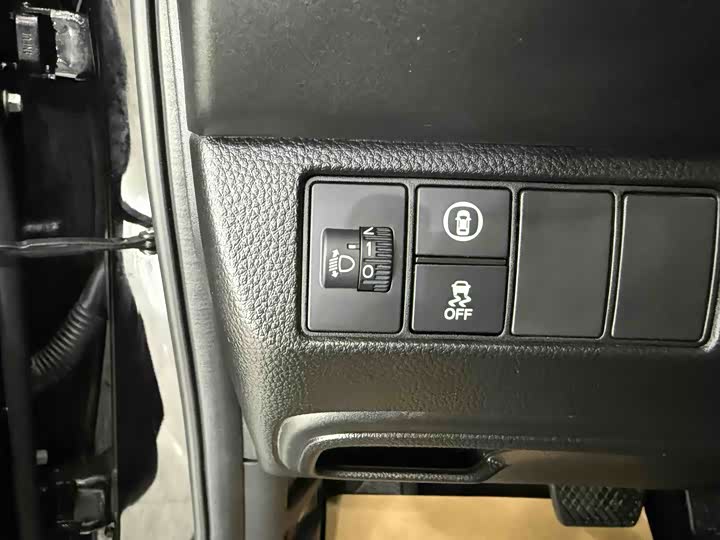 Фото 7 - Honda Vezel