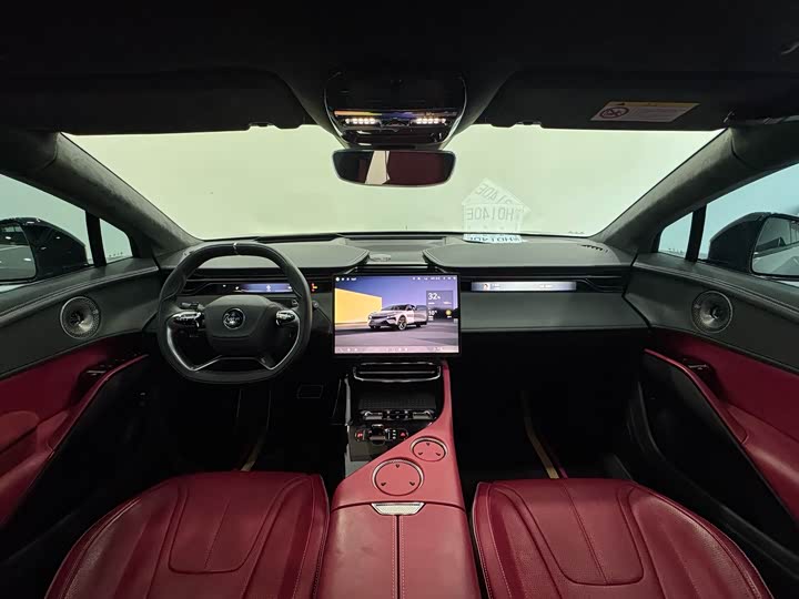 Фото 3 - Lotus Eletre