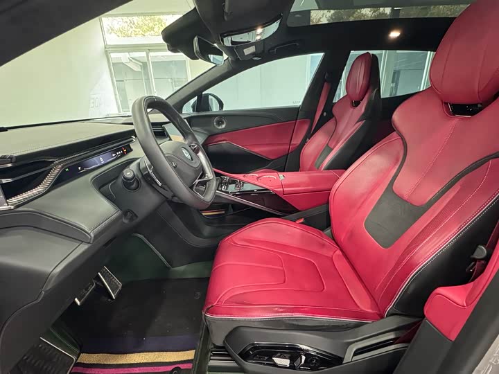 Фото 4 - Lotus Eletre