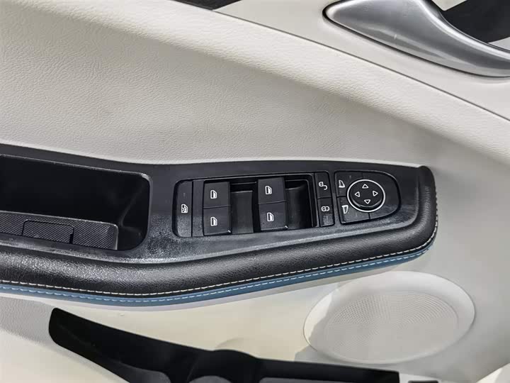 Фото 9 - BYD Yuan Pro