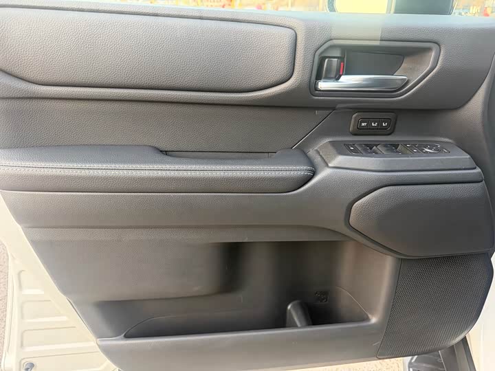 Фото 9 - Toyota Prado