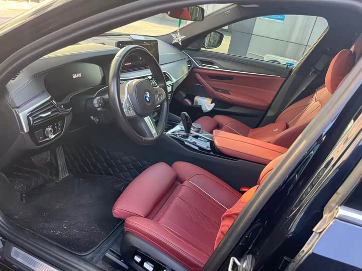 Фото 3 - BMW 5 Series