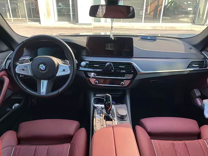 Фото 9 - BMW 5 Series