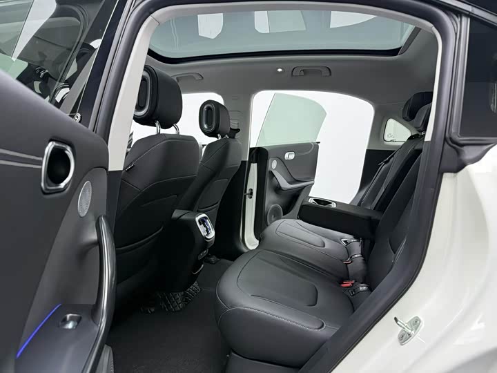 Фото 9 - Smart #1