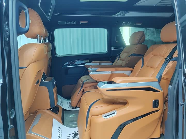 Фото 5 - Mercedes-Benz V-Class