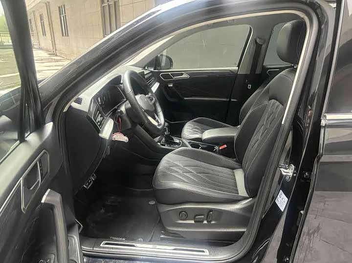 Фото 3 - Volkswagen Tiguan L Pro