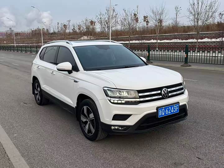 Фото 2 - Volkswagen Tharu