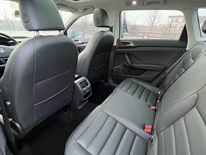 Фото 8 - Volkswagen Tharu