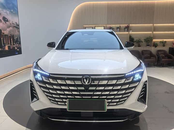 Фото 3 - Changan UNI-Z Hybrid