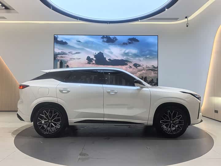 Фото 5 - Changan UNI-Z Hybrid