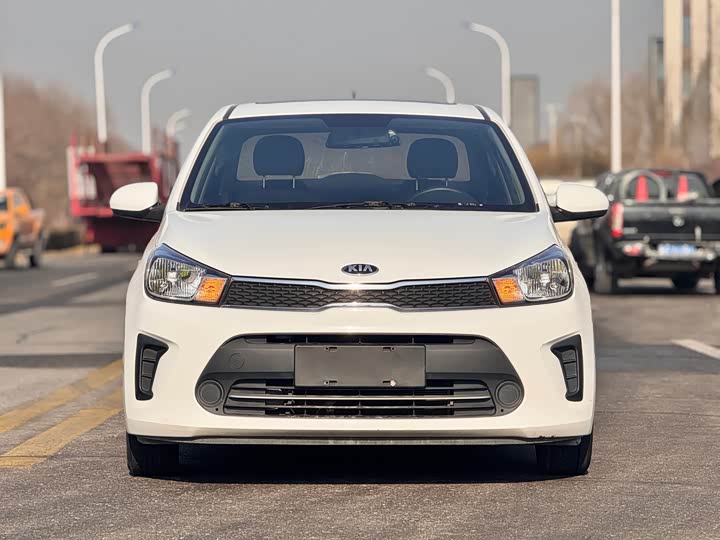 Фото 2 - Kia Pegas