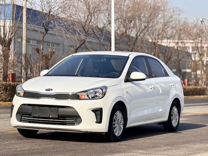 Фото 4 - Kia Pegas