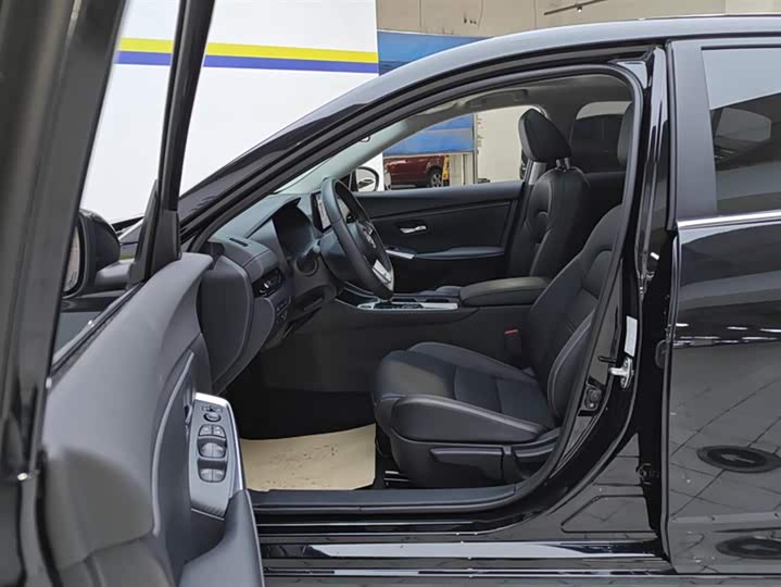 Фото 9 - Nissan Sylphy