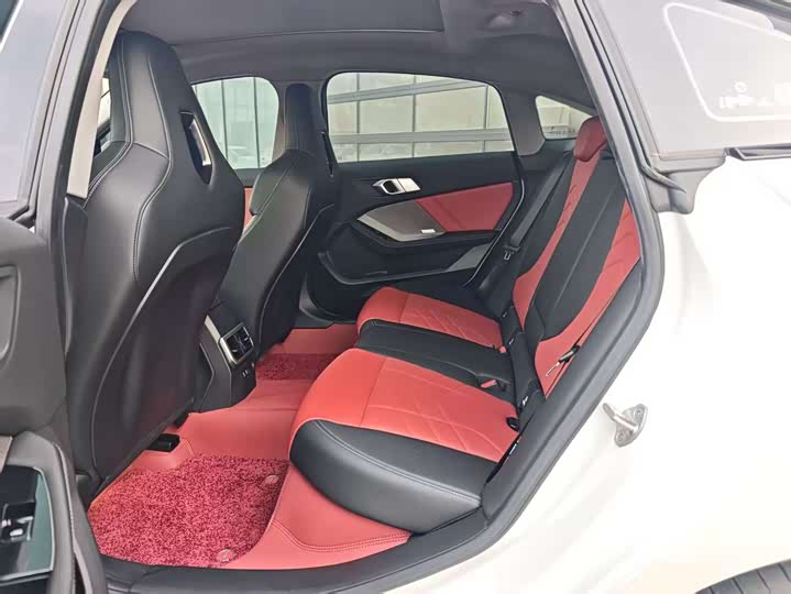 Photo 9 - BMW 2 Series