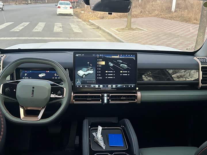 Фото 4 - Chery iCar 03