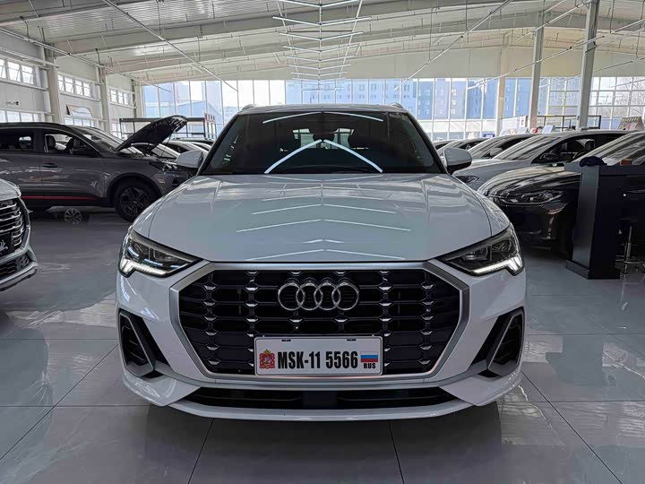 Фото 2 - Audi Q3