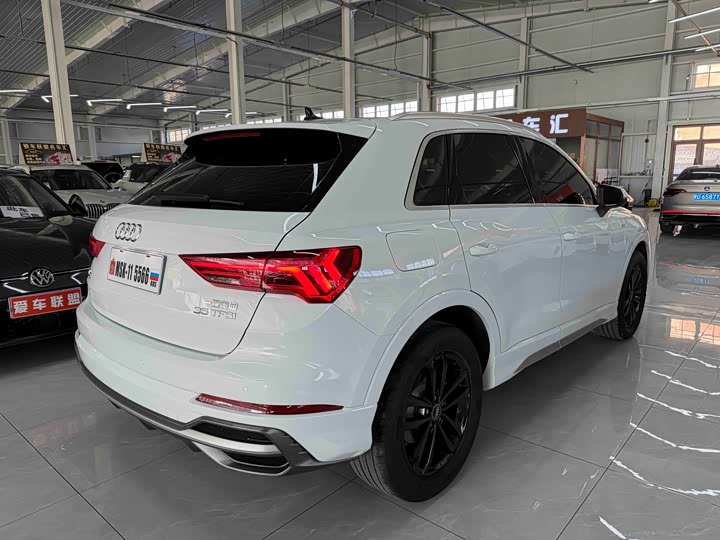 Фото 4 - Audi Q3