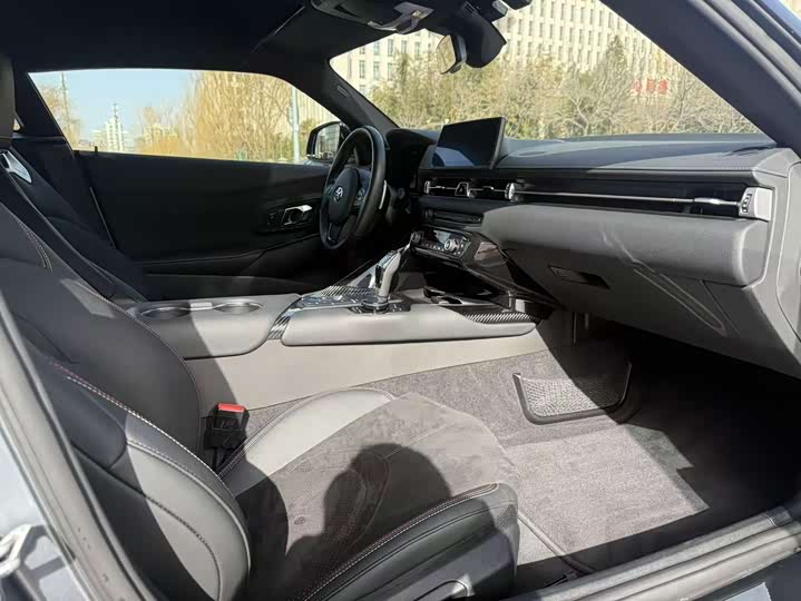 Фото 8 - Toyota Supra