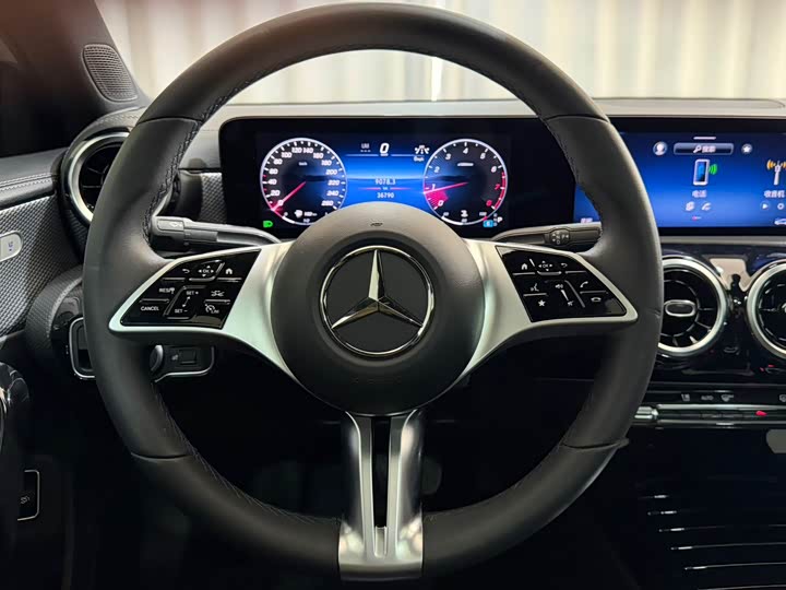 Фото 7 - Mercedes-Benz A-Class