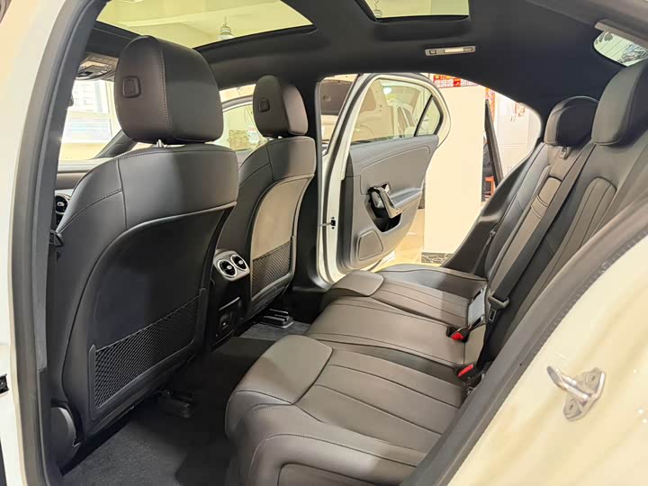 Фото 9 - Mercedes-Benz A-Class