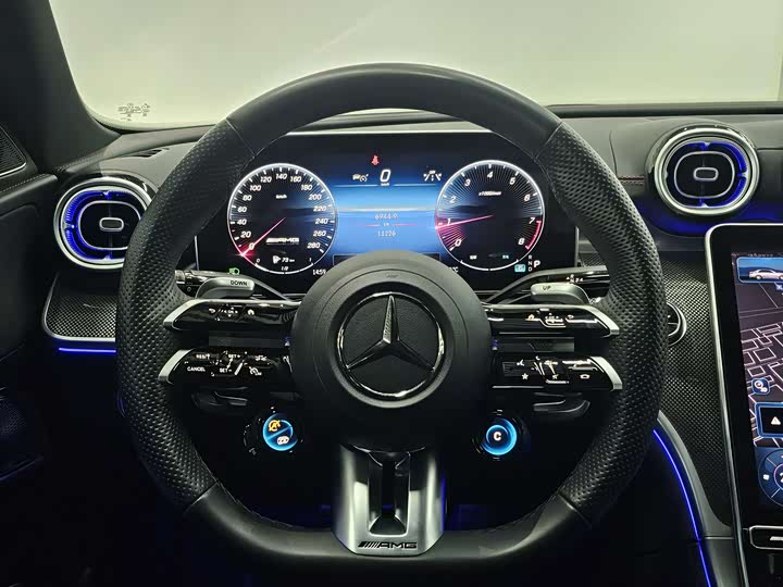 Фото 9 - Mercedes-Benz C-Class AMG