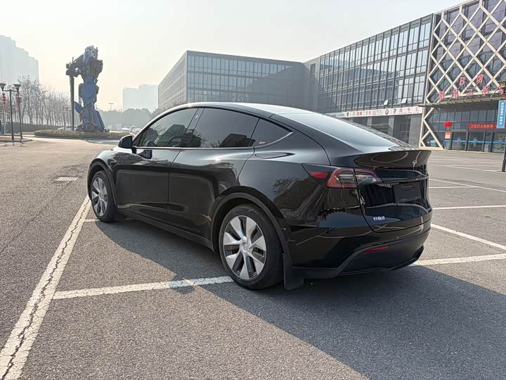 Фото 7 - Tesla Model Y