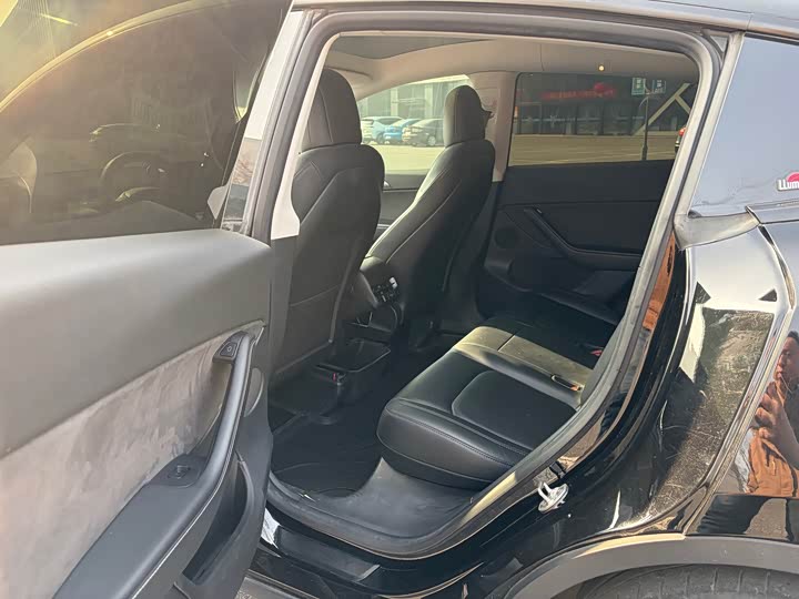 Фото 9 - Tesla Model Y