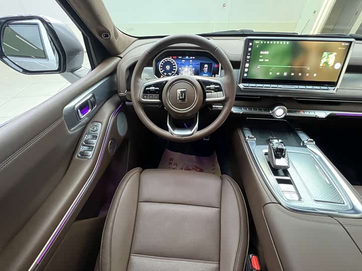 Фото 9 - Tank 700 Hybrid