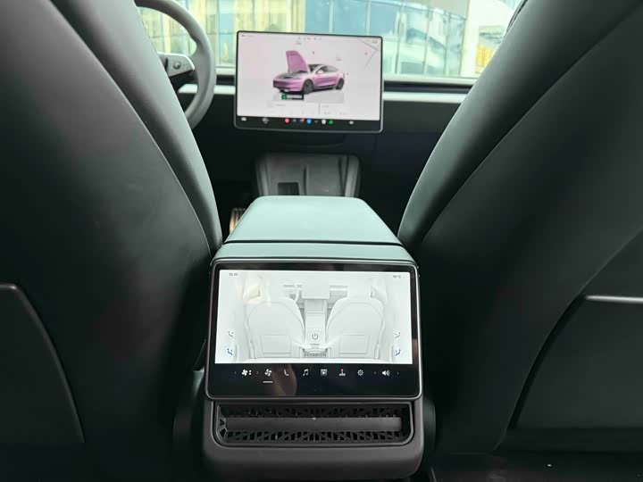 Фото 9 - Tesla Model 3