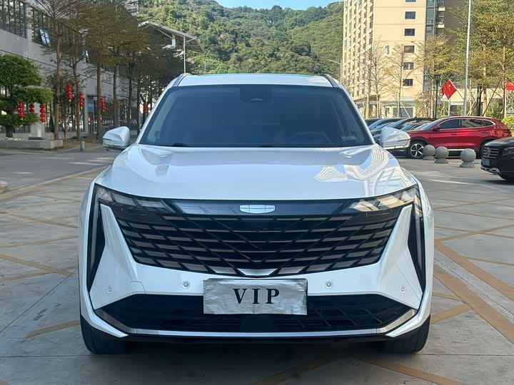 Фото 3 - Geely Atlas L