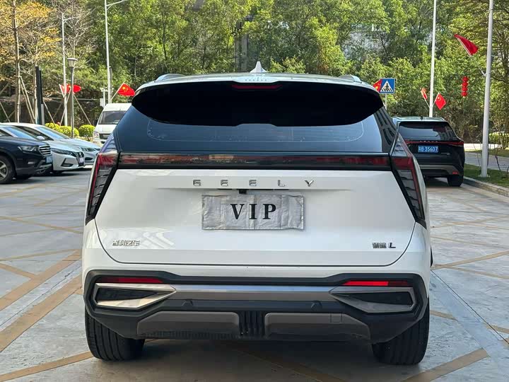 Фото 6 - Geely Atlas L