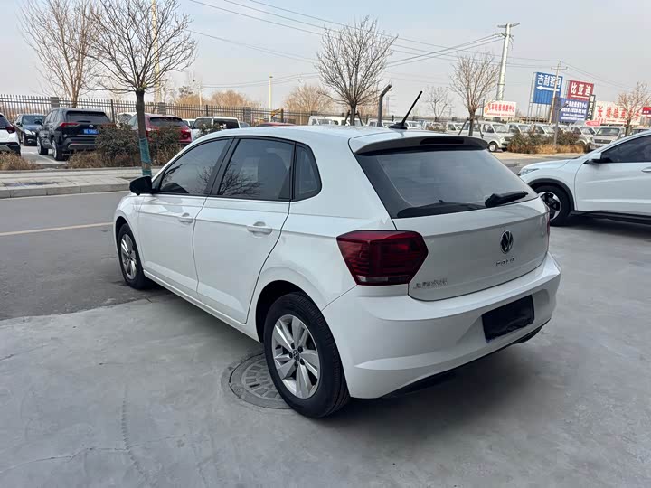 Фото 6 - Volkswagen Polo