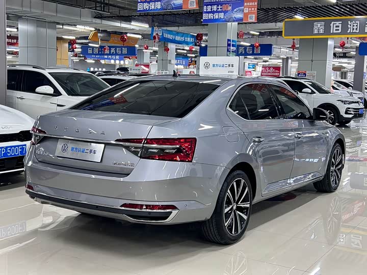 Фото 8 - Skoda Superb