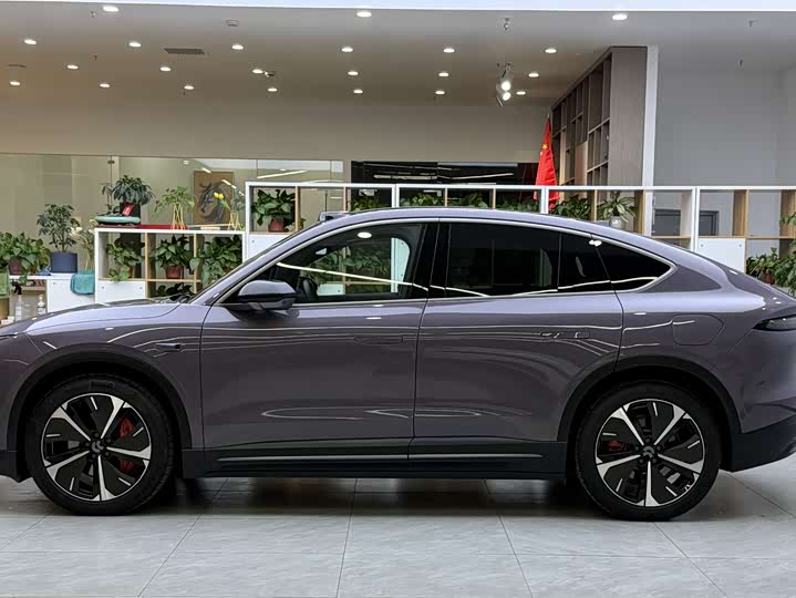 Фото 3 - Nio EC6