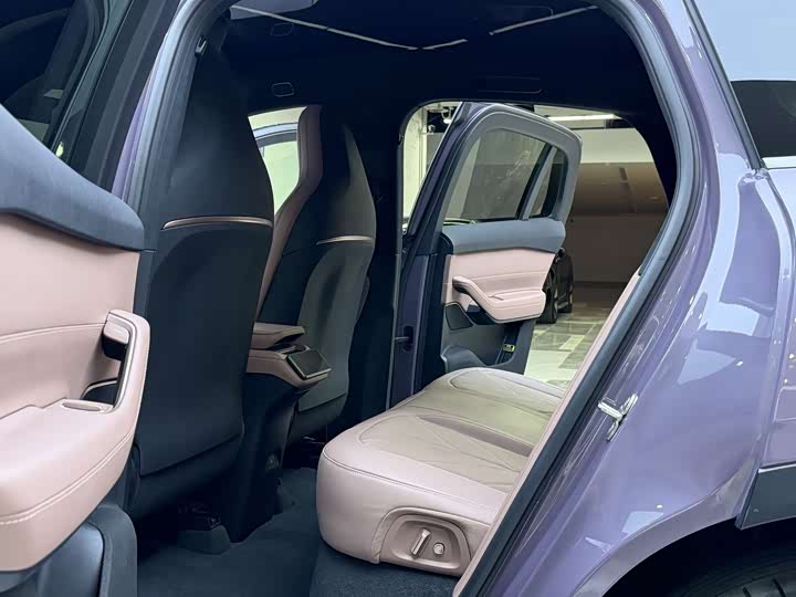 Фото 6 - Nio EC6