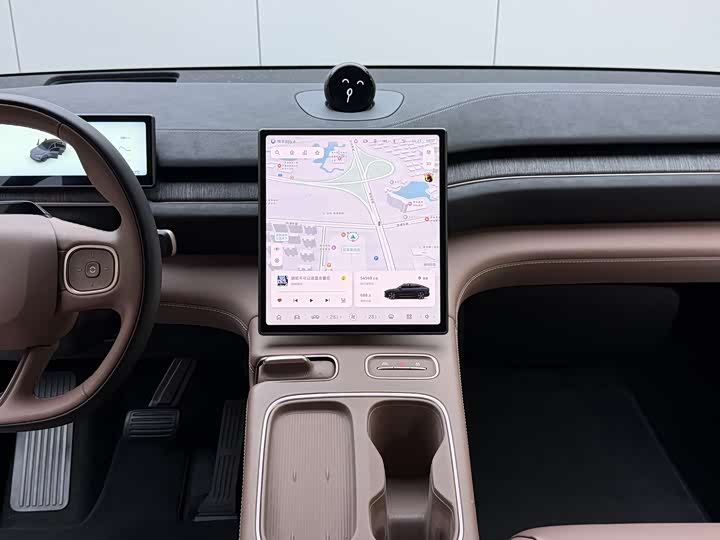 Фото 9 - Nio EC6