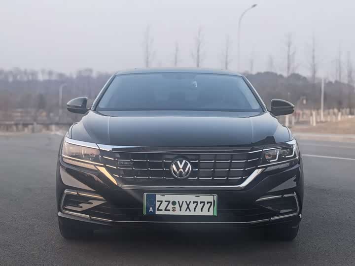 Фото 2 - Volkswagen Passat Hybrid