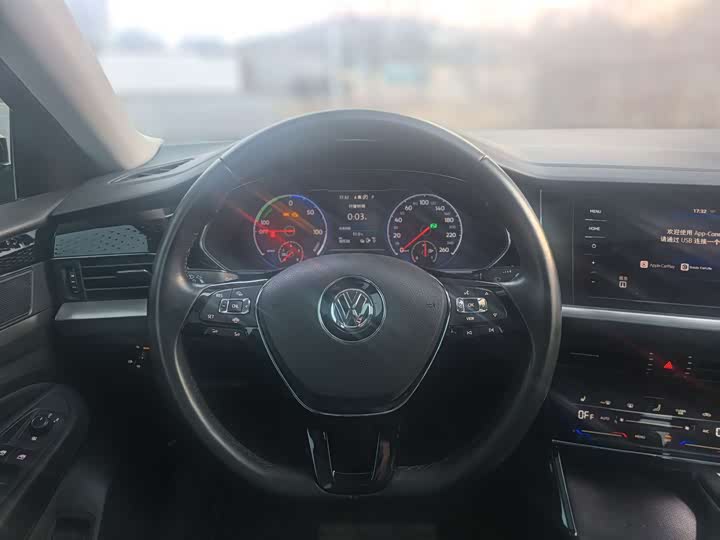 Фото 7 - Volkswagen Passat Hybrid